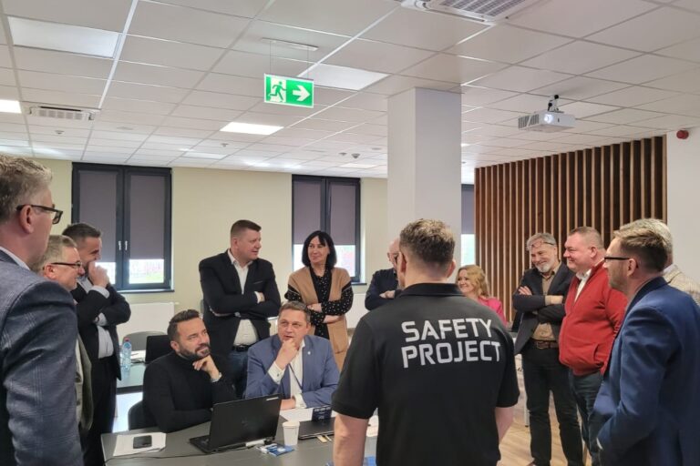 WhatsApp Image 2025-05-14 at 08.29.33